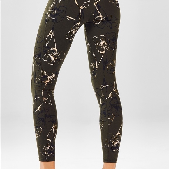 HIGH-WAISTED Olive Printed PowerHold Legging Med. - Picture 3 of 6